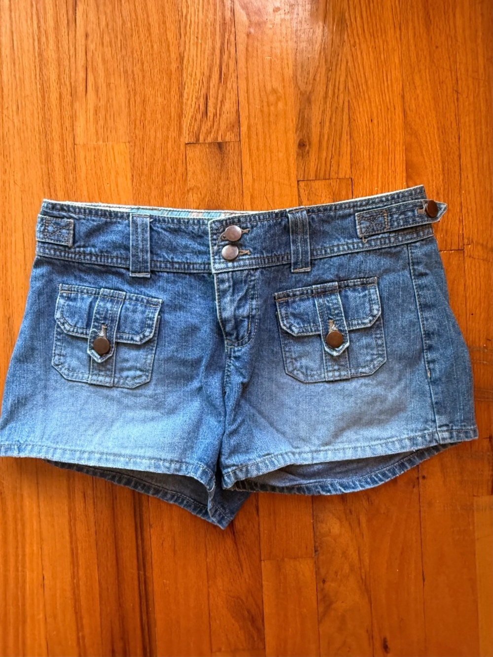 Y2K SO vintage shortie short, mid rise or low rise jean shorts size junior 7